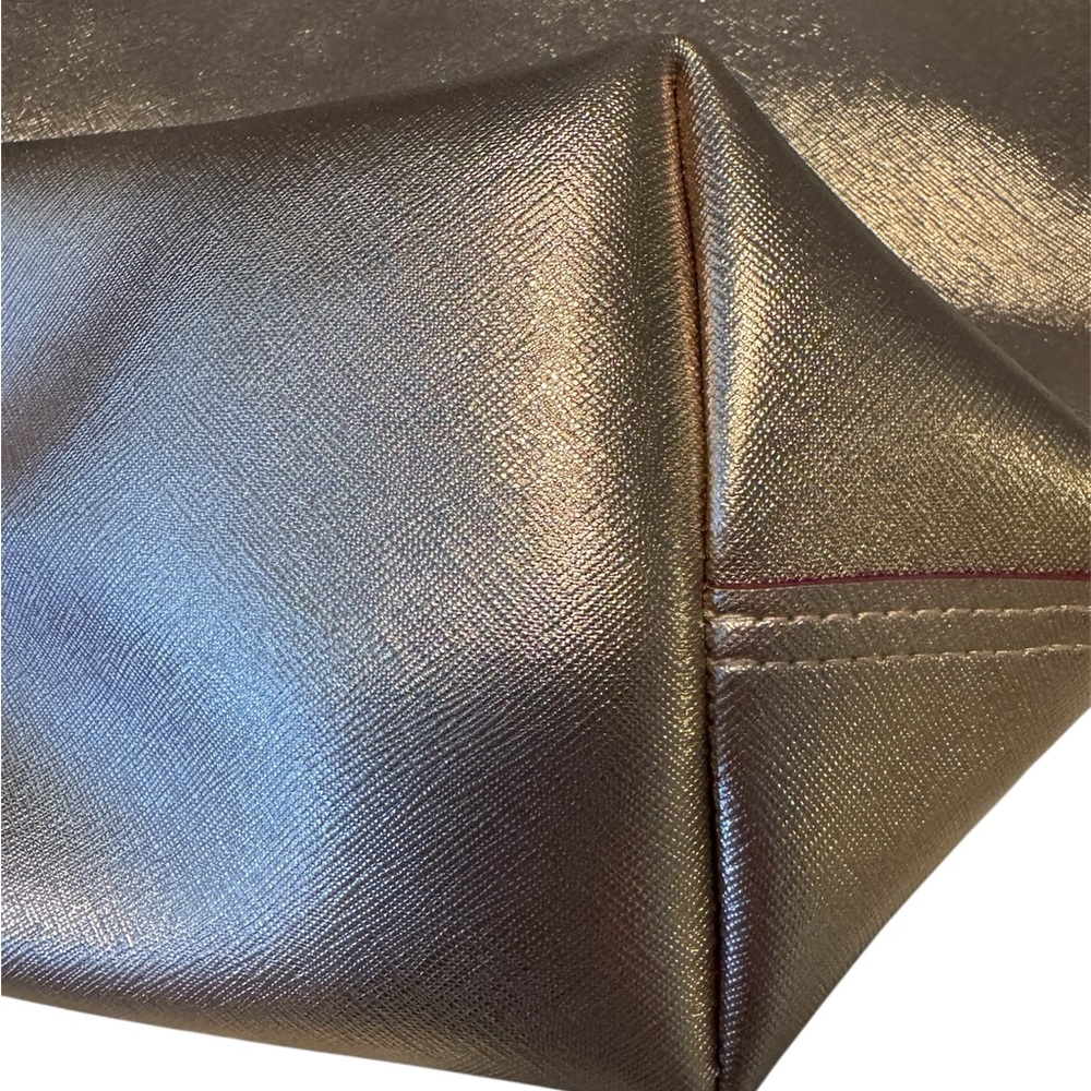 Elegant Metallic Tote Bag - Picture 3 of 9